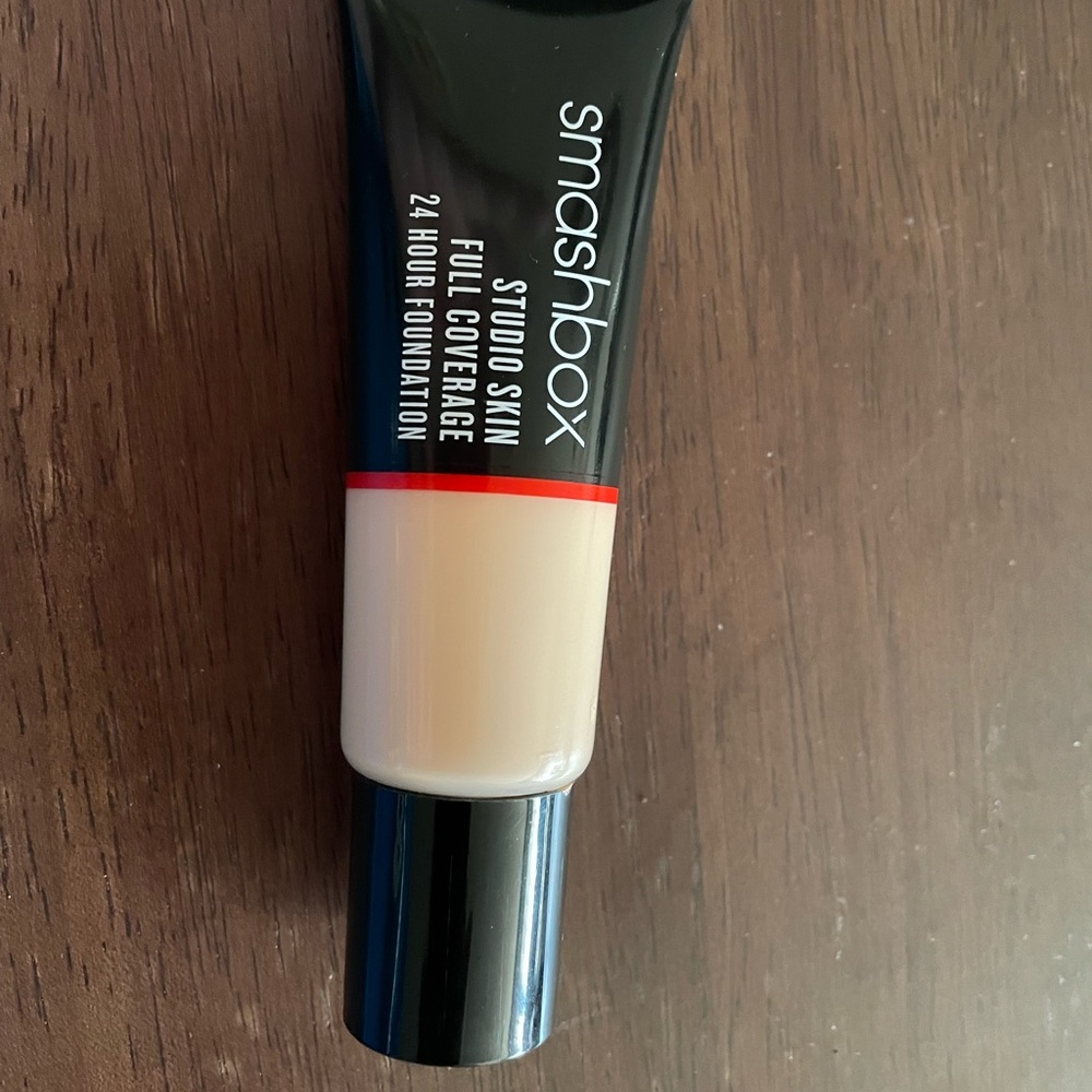 Smashbox studio skin full coverage 24 hour foundation in 0.5